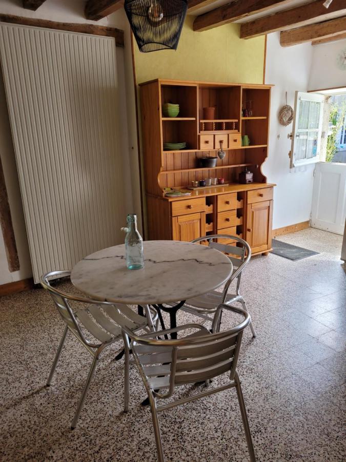 Gite De La Tour De Loire - 65 M2 Au Pied D'Une Tour De Gue Du 17Eme Siecle Mer Eksteriør bilde