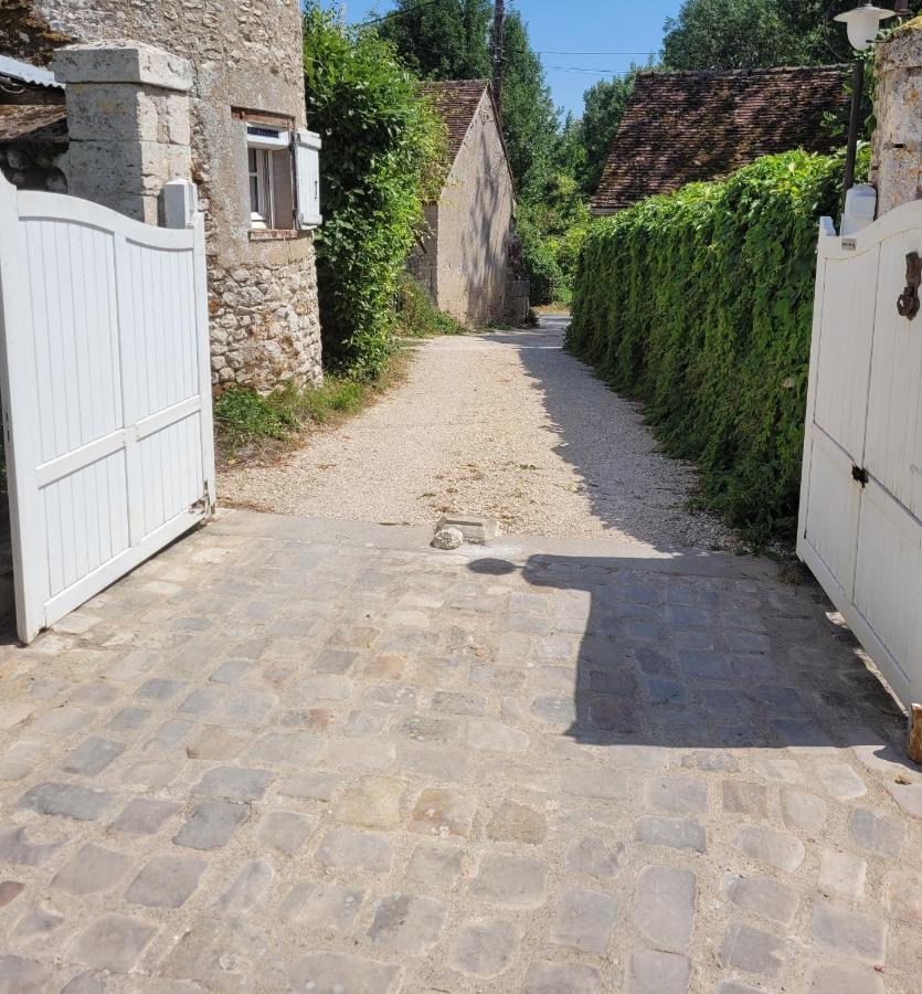 Gite De La Tour De Loire - 65 M2 Au Pied D'Une Tour De Gue Du 17Eme Siecle Mer Eksteriør bilde
